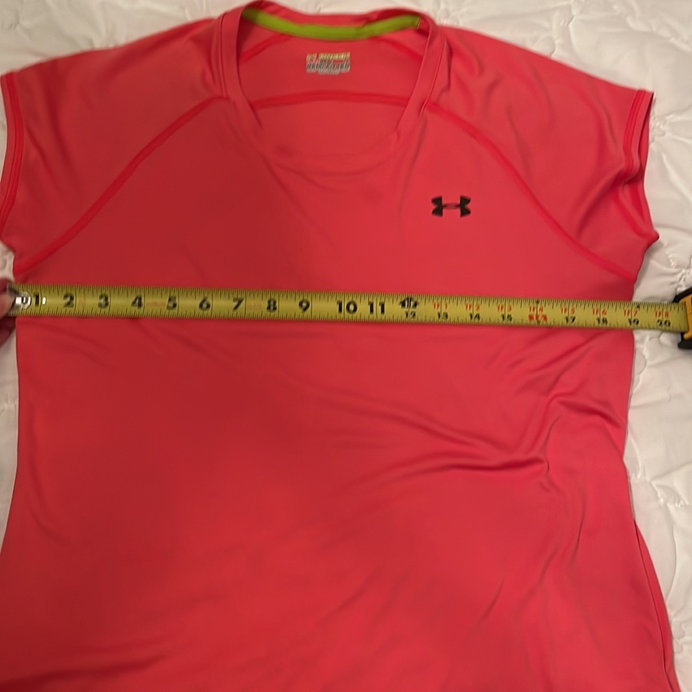 Under Armour size L pink heat gear semi fitted shirt